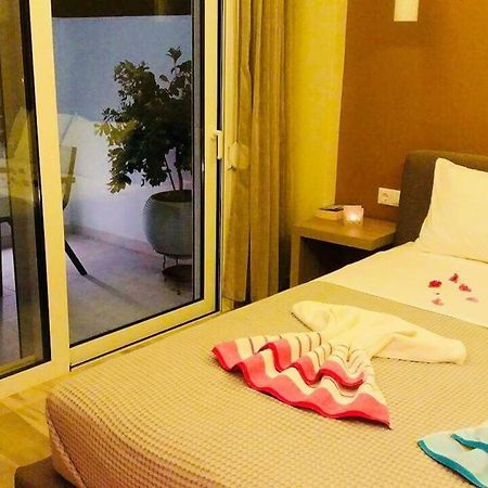 New Luxury Apartments In פלאקיאס מראה חיצוני תמונה