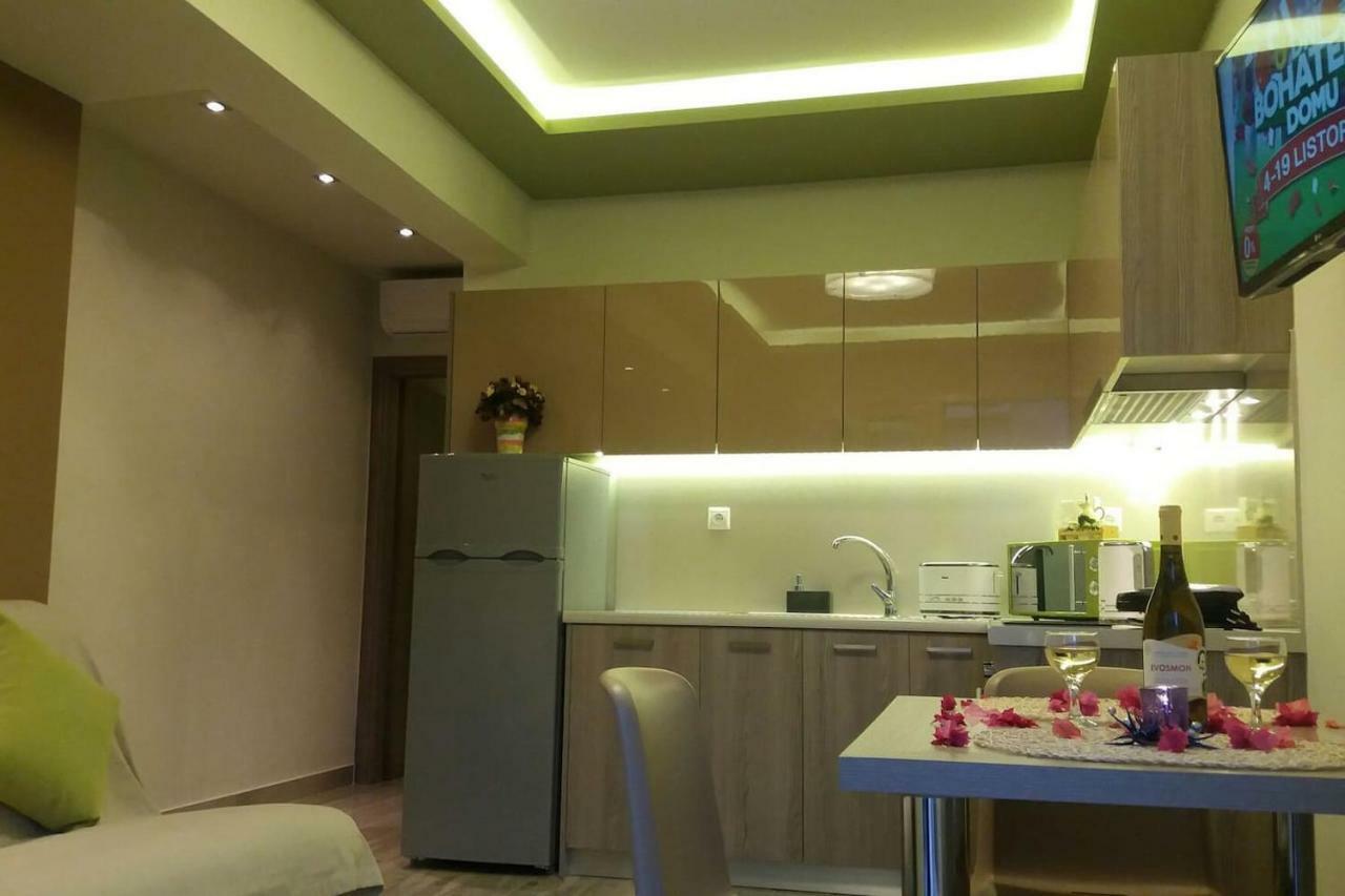 New Luxury Apartments In פלאקיאס מראה חיצוני תמונה