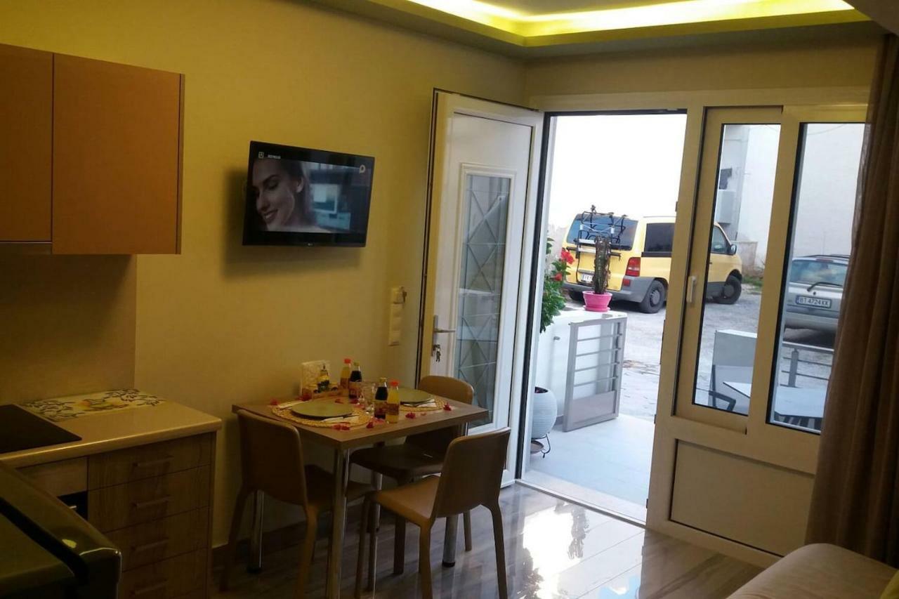 New Luxury Apartments In פלאקיאס מראה חיצוני תמונה
