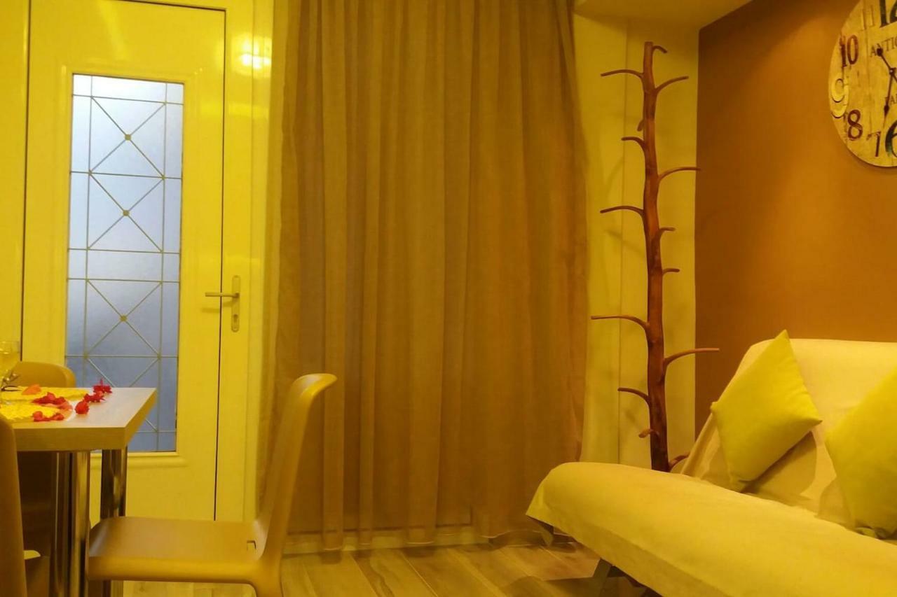 New Luxury Apartments In פלאקיאס מראה חיצוני תמונה